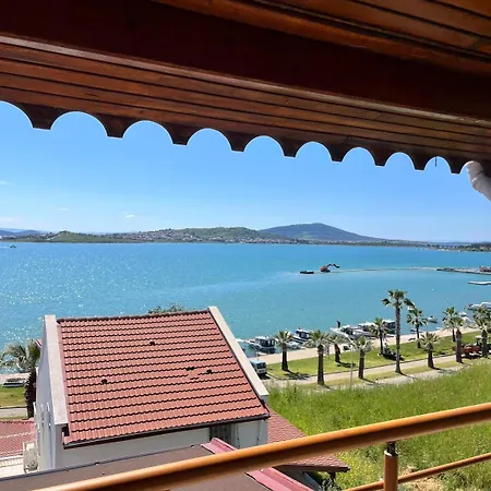 펜션 Scenic Cunda View Duplex With Terrace Near