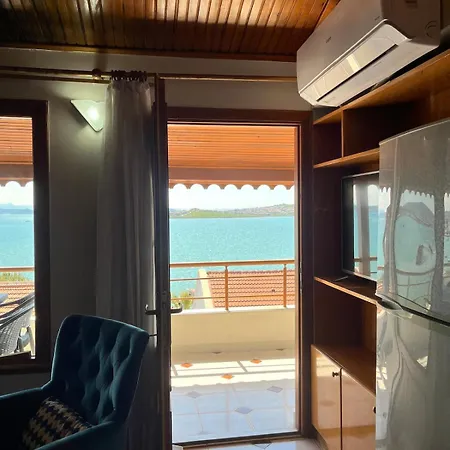 펜션 Scenic Cunda View Duplex With Terrace Near