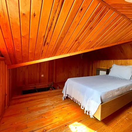 Scenic Cunda View Duplex With Terrace Near 펜션 *